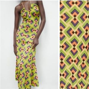 NWT Zara maxi dress, beautiful colors, fits very feminine on.